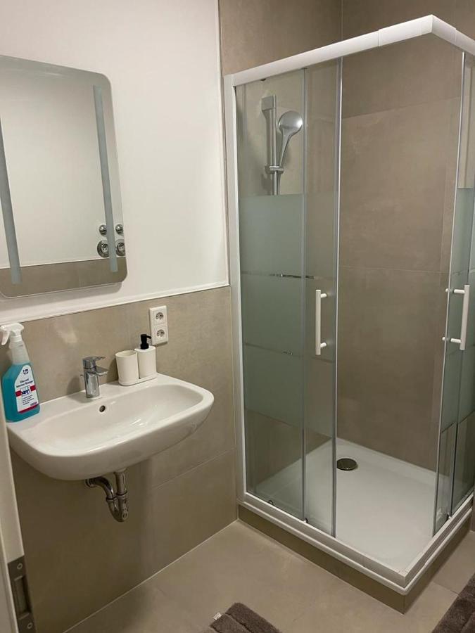 Monteurzimmer Mit Zwei Einzelnen Betten In Einer 3Zi Wohnung Mit Kueche Und Bad Osnabrück Exterior foto