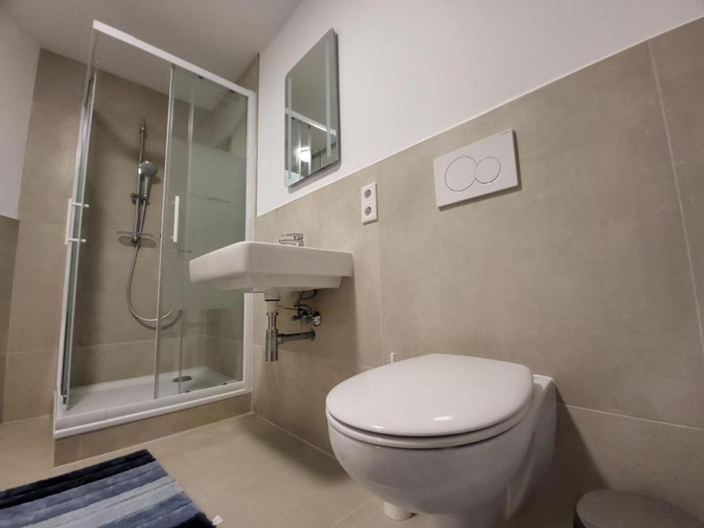 Monteurzimmer Mit Zwei Einzelnen Betten In Einer 3Zi Wohnung Mit Kueche Und Bad Osnabrück Exterior foto